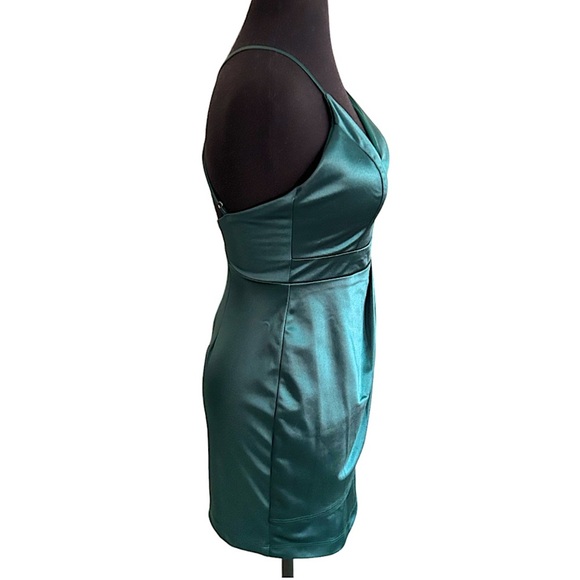 Shiny Emerald Green Mini Dress Size Small - Picture 5 of 8